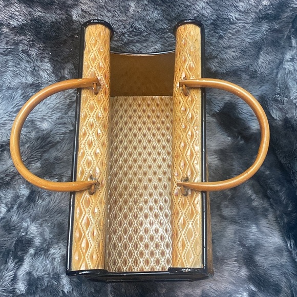 Unique Metal Magazine/ Blanket Holder - Picture 4 of 16